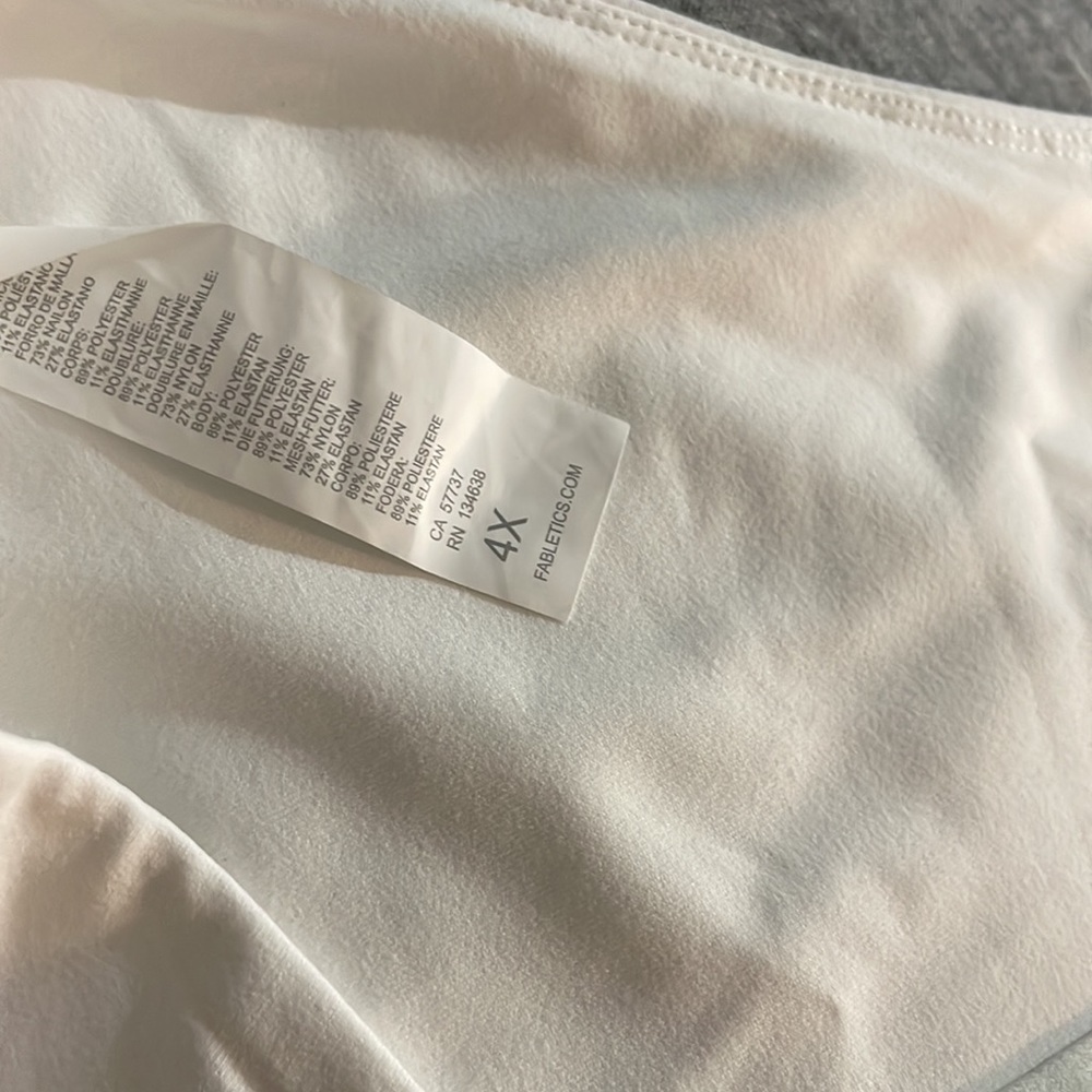 ✨White Fabletics Bra.✨ - Picture 4 of 4